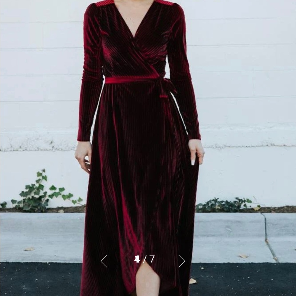 Baltic Born NWT Jada Mulberry Ribbed Velvet Long Sleeved Maxi Dress M